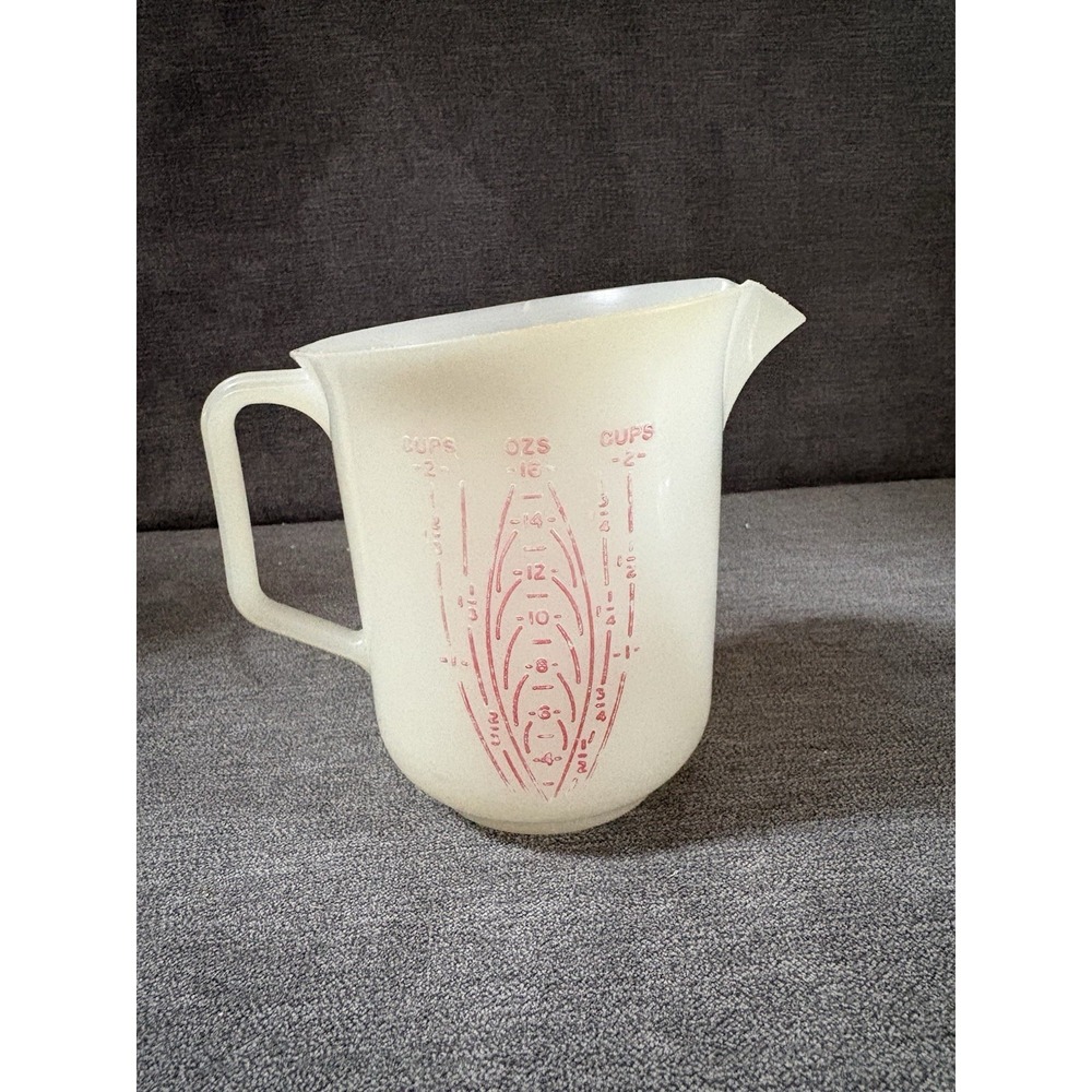 Vintage Tupperware 2 Cup Measuring‎ Pitcher Pour 16oz Raised Red Letters #134-6